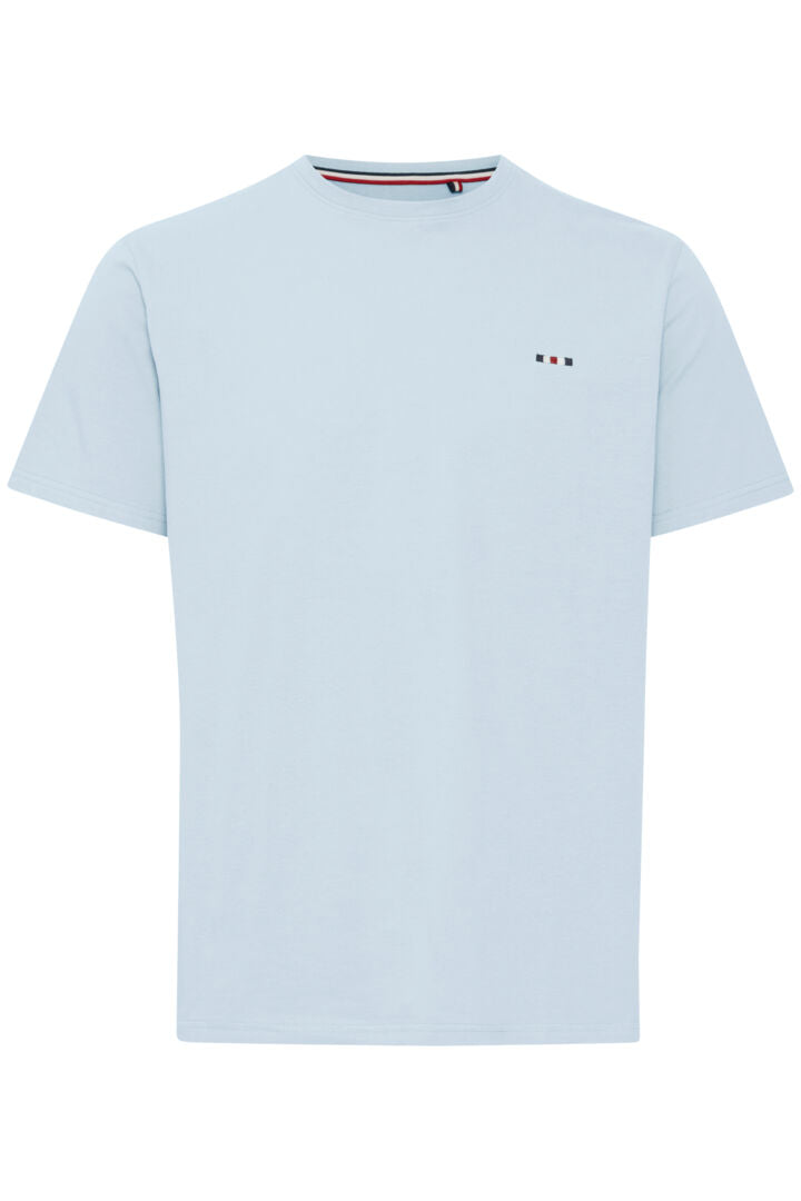 Tee shirt basic logo poitrine bleu ciel FQ1924