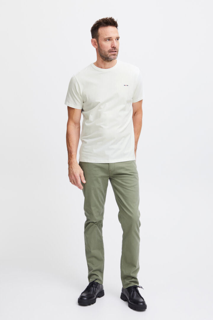 Tee shirt basic logo poitrine blanc neige FQ1924