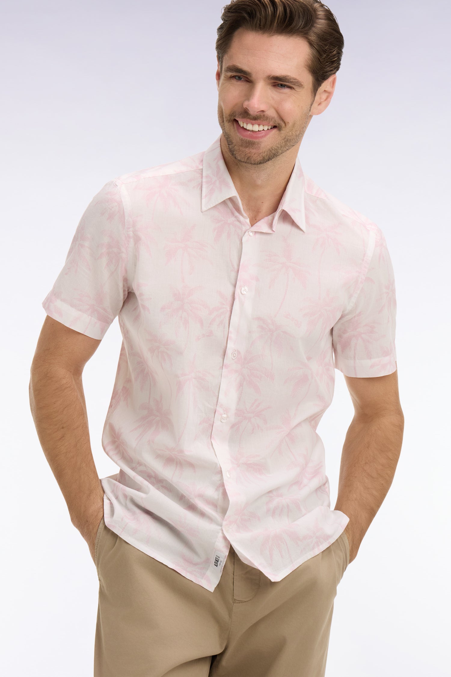 Chemise à manches courtes en coton rose imprimé palmiers EDEN PARK