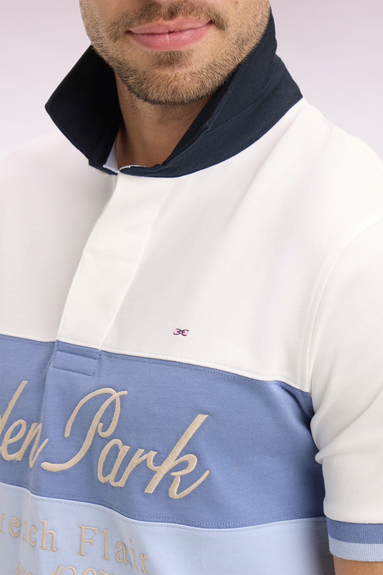 Polo à manches courtes écru à découpes pastel et broderie EDEN PARK