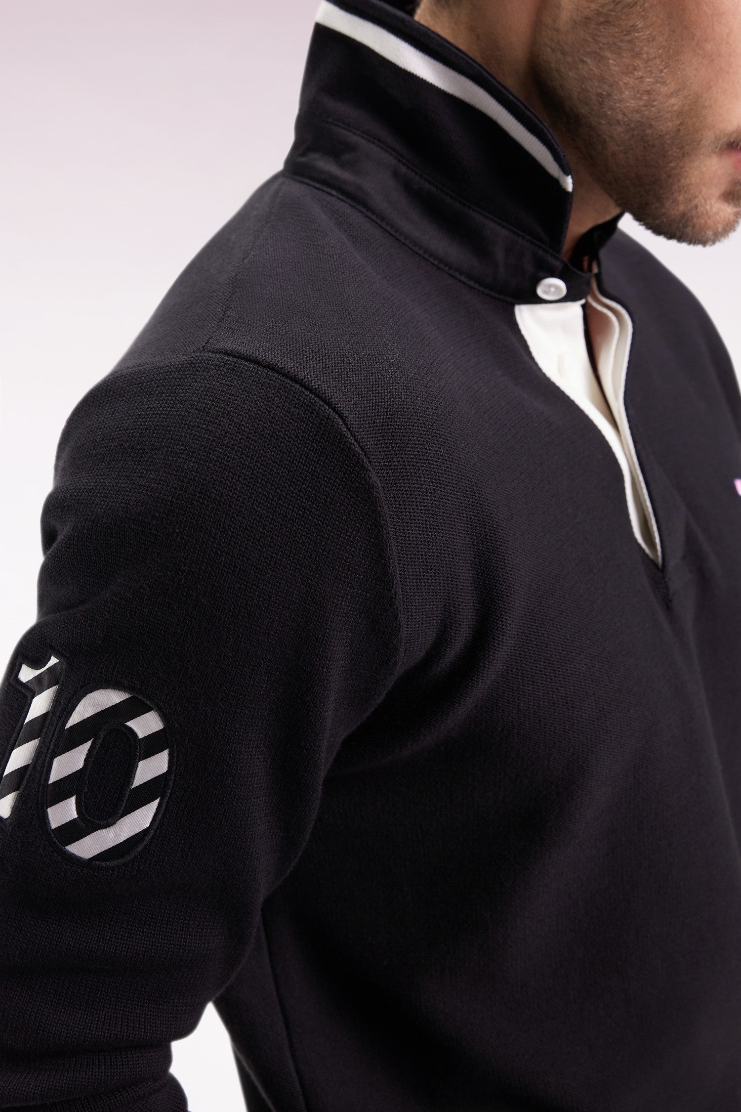 Pull col maillot en coton noir broderie 10 EDEN PARK