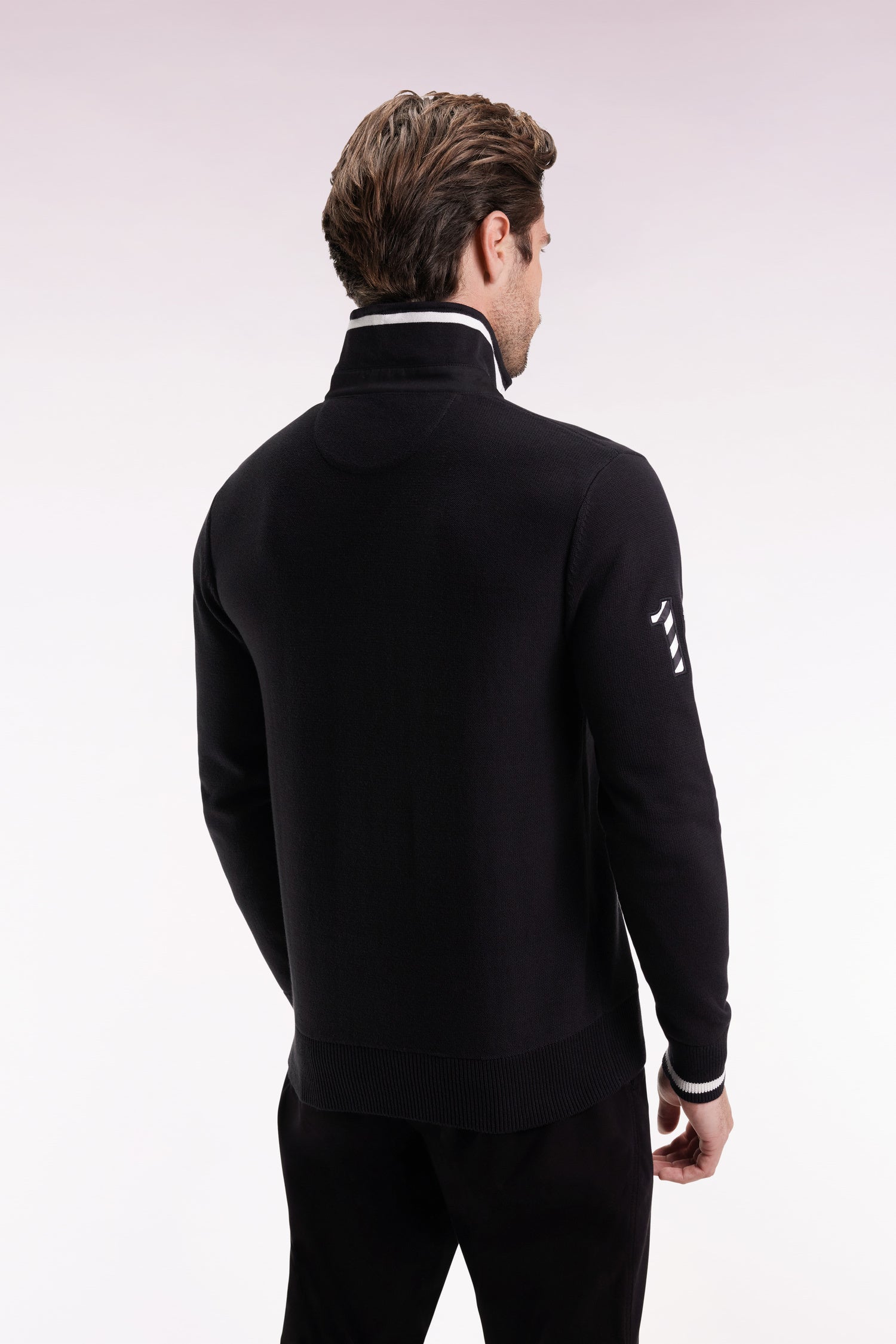 Pull col maillot en coton noir broderie 10 EDEN PARK